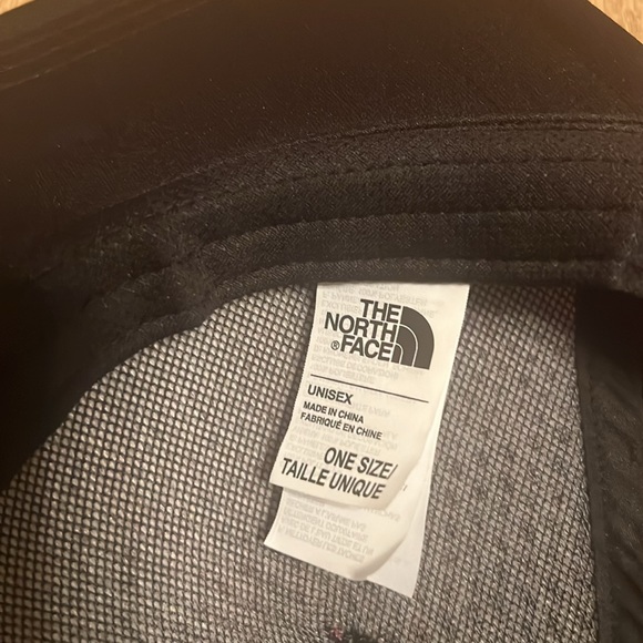 The Northface adjustable Flash Dry Cap - Picture 3 of 5